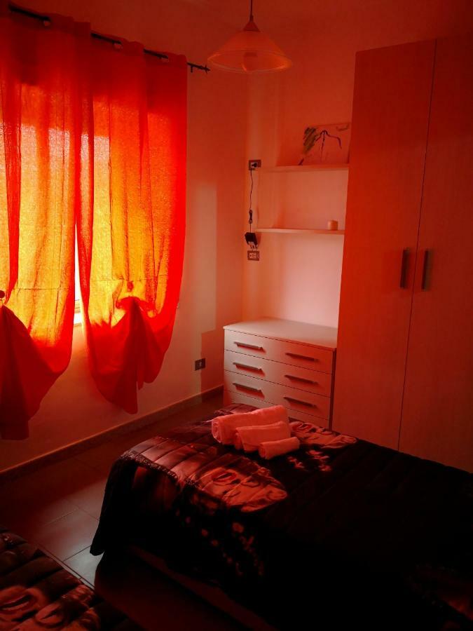 A Casa Di Rossano E Rossella Apartment Карбония Екстериор снимка
