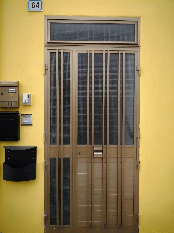 A Casa Di Rossano E Rossella Apartment Карбония Екстериор снимка